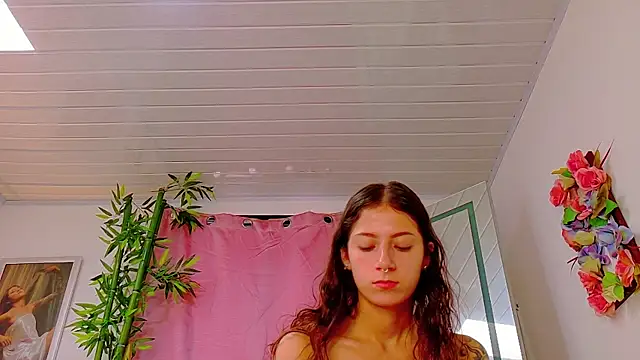 scarlet-jonesx online show from June 2026 06:16:01 PM