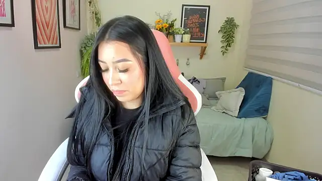 Snapshot of Starliee__ chatting on November 2025 12:43:02 AM Starliee online show from November 2025 12:43:02 AM