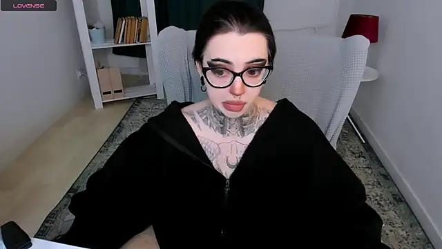 Snapshot of Dixi_Pixi_ chatting on June 2026 07:13:02 AM Dixi Pixi online show from June 2026 07:13:02 AM