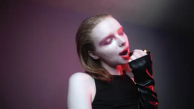 ginger hugs online show from January 2025 01:06:01 AM