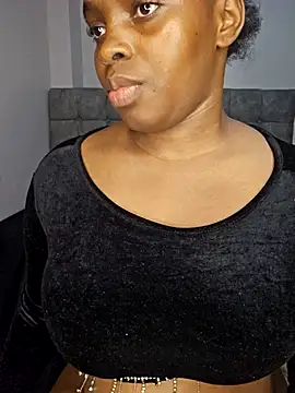 Snapshot of freaky_j_ chatting on December 2025 07:55:01 PM freaky j online show from December 2025 07:55:01 PM