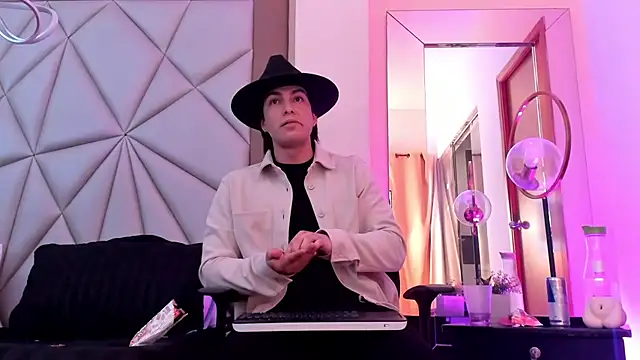 Karimferrer online show from December 2024 03:36:02 AM