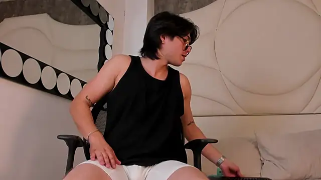 Karimferrer online show from October 2025 11:02:01 PM