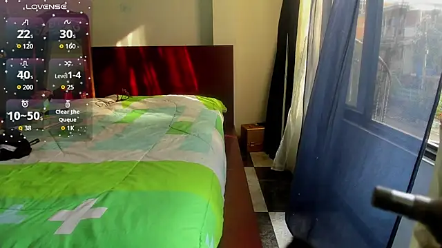 Snapshot of latinaStepmom chatting on October 2025 08:43:02 PM latinaStepmom online show from October 2025 08:43:02 PM