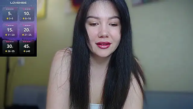 AlexaCruze online show from February 2025 06:40:01 PM