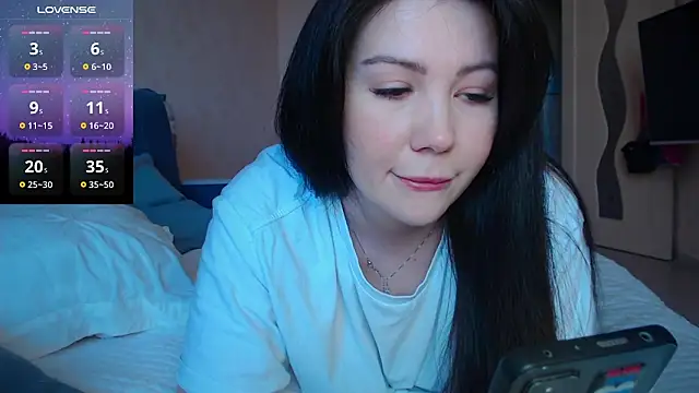 AlexaCruze online show from March 2025 12:42:02 PM