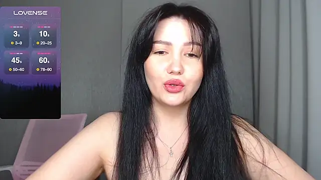 AlexaCruze online show from November 2025 07:01:02 PM