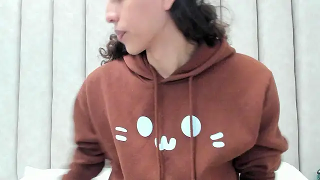 FreyaMoller online show from February 2026 07:10:02 PM