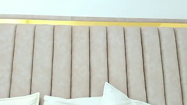 FreyaMoller online show from February 2026 07:15:01 PM