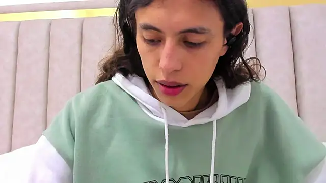 FreyaMoller online show from March 2026 06:36:01 PM