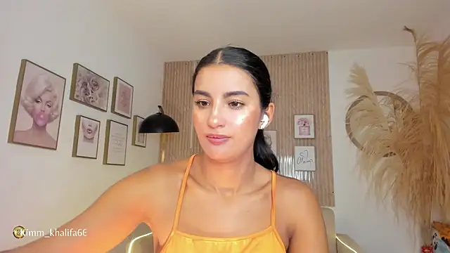 Snapshot of Kimm_khalifa chatting on February 2025 01:29:02 AM Kimm khalifa online show from February 2025 01:29:02 AM