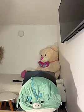 Snapshot of Kimm_khalifa chatting on April 2026 01:47:02 AM Kimm khalifa online show from April 2026 01:47:02 AM