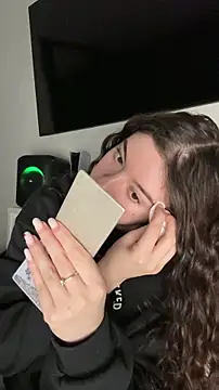 Kimi Ass online show from December 2025 01:08:01 PM