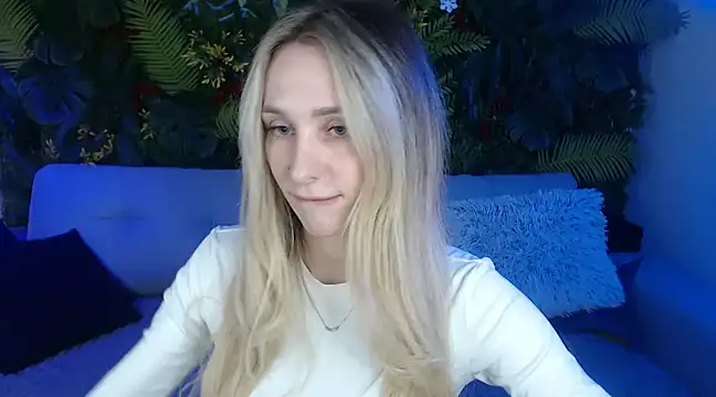 Snapshot of Horny_Blond chatting on January 2025 09:13:01 AM Horny Blond online show from January 2025 09:13:01 AM