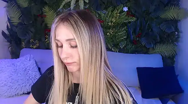 Snapshot of Horny_Blond chatting on March 2025 09:18:02 AM Horny Blond online show from March 2025 09:18:02 AM