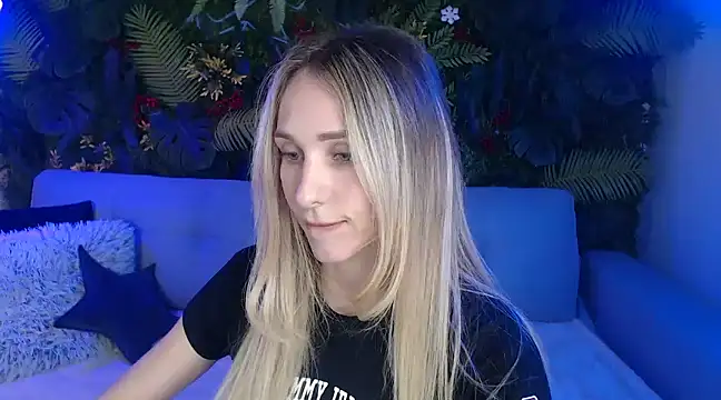 Snapshot of Horny_Blond chatting on March 2025 09:02:02 AM Horny Blond online show from March 2025 09:02:02 AM