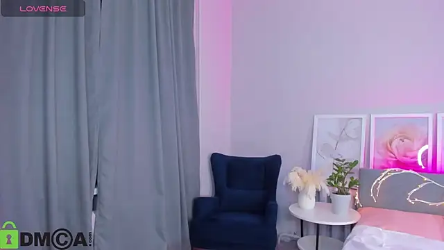 Elis Fox online show from February 2025 08:00:01 PM