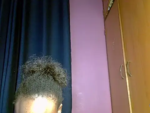 Queen petite  online show from April 2026 07:48:01 PM