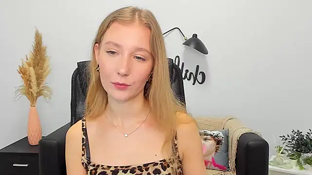 LolaWilsons online show from January 2025 09:23:02 AM