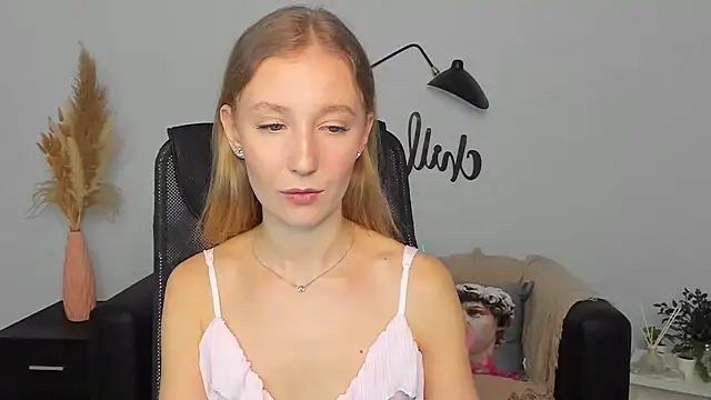 LolaWilsons online show from February 2025 09:28:01 AM