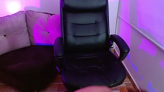 milfrousse online show from February 2026 10:19:01 AM