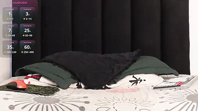 Snapshot of MarcoAlexLatino chatting on October 2025 03:29:02 AM MarcoAlexLatino online show from October 2025 03:29:02 AM