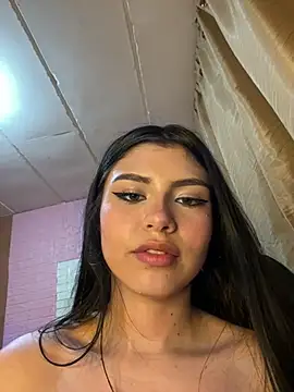 Snapshot of hurrem_18 chatting on February 2025 02:19:02 AM hurrem 18 online show from February 2025 02:19:02 AM