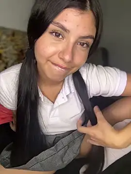 Snapshot of hurrem_18 chatting on February 2026 10:58:02 PM hurrem 18 online show from February 2026 10:58:02 PM