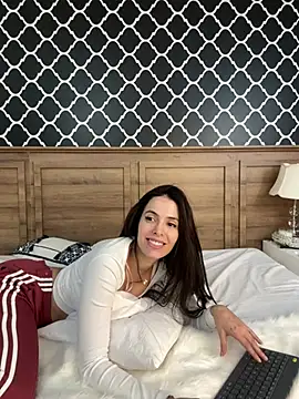 Snapshot of Amber_Rush_ chatting on February 2025 09:45:02 PM Amber Rush online show from February 2025 09:45:02 PM