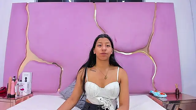 Snapshot of VaneLin18 chatting on September 2025 11:40:01 PM VaneLin18 online show from September 2025 11:40:01 PM