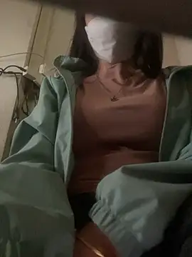 Snapshot of Tuongvy05 chatting on December 2024 04:25:02 PM Tuongvy05 online show from December 2024 04:25:02 PM