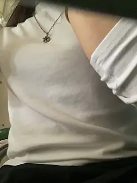 Snapshot of Tuongvy05 chatting on January 2025 05:50:01 AM Tuongvy05 online show from January 2025 05:50:01 AM