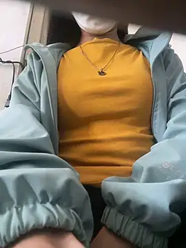 Snapshot of Tuongvy05 chatting on January 2025 05:44:02 AM Tuongvy05 online show from January 2025 05:44:02 AM