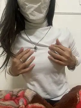 Snapshot of Tuongvy05 chatting on January 2025 11:27:02 PM Tuongvy05 online show from January 2025 11:27:02 PM