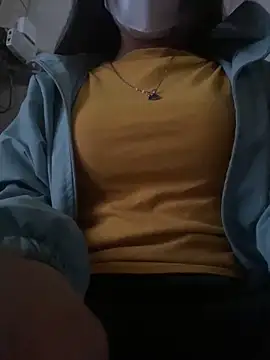 Snapshot of Tuongvy05 chatting on January 2025 02:00:02 PM Tuongvy05 online show from January 2025 02:00:02 PM