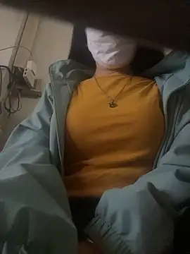 Snapshot of Tuongvy05 chatting on January 2025 02:41:01 PM Tuongvy05 online show from January 2025 02:41:01 PM