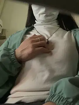 Snapshot of Tuongvy05 chatting on January 2025 05:51:02 PM Tuongvy05 online show from January 2025 05:51:02 PM