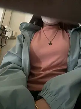 Snapshot of Tuongvy05 chatting on January 2025 07:25:01 AM Tuongvy05 online show from January 2025 07:25:01 AM