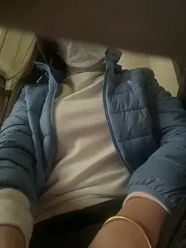 Snapshot of Tuongvy05 chatting on February 2025 04:21:01 PM Tuongvy05 online show from February 2025 04:21:01 PM