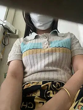 Snapshot of Tuongvy05 chatting on March 2025 04:36:02 AM Tuongvy05 online show from March 2025 04:36:02 AM