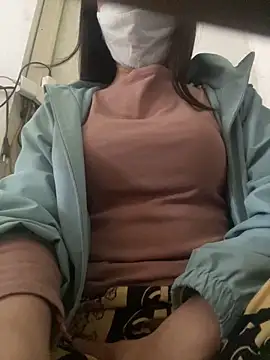 Snapshot of Tuongvy05 chatting on March 2025 05:49:02 AM Tuongvy05 online show from March 2025 05:49:02 AM