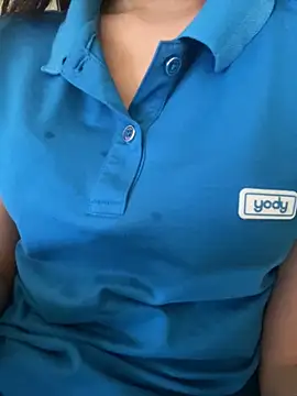 Snapshot of Tuongvy05 chatting on November 2025 08:33:02 AM Tuongvy05 online show from November 2025 08:33:02 AM