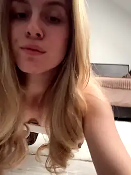 RozzitaBedberry online show from November 2025 11:53:01 AM