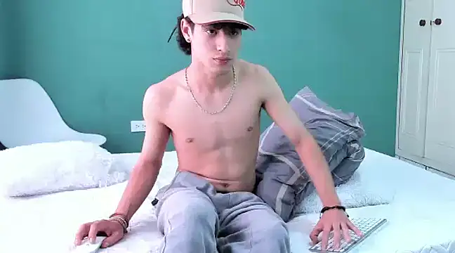 Snapshot of Chandler_ken chatting on January 2025 05:29:02 PM Chandler ken online show from January 2025 05:29:02 PM