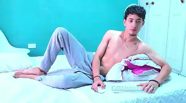 Snapshot of Chandler_ken chatting on February 2025 07:25:01 PM Chandler ken online show from February 2025 07:25:01 PM