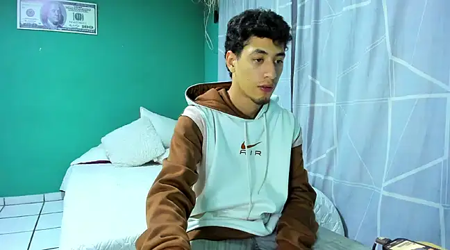 Snapshot of Chandler_ken chatting on March 2025 04:15:02 AM Chandler ken online show from March 2025 04:15:02 AM