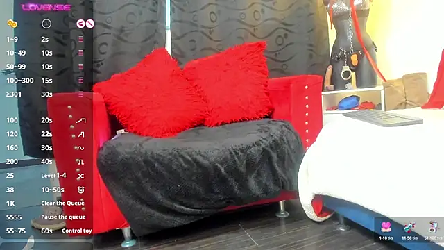 Snapshot of LiaTaylorr chatting on December 2024 06:13:01 PM LiaTaylorr online show from December 2024 06:13:01 PM