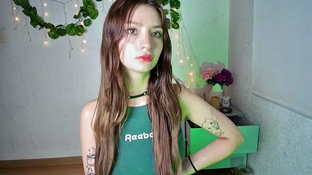 Snapshot of ari_kat chatting on February 2025 04:37:02 AM ari kat online show from February 2025 04:37:02 AM