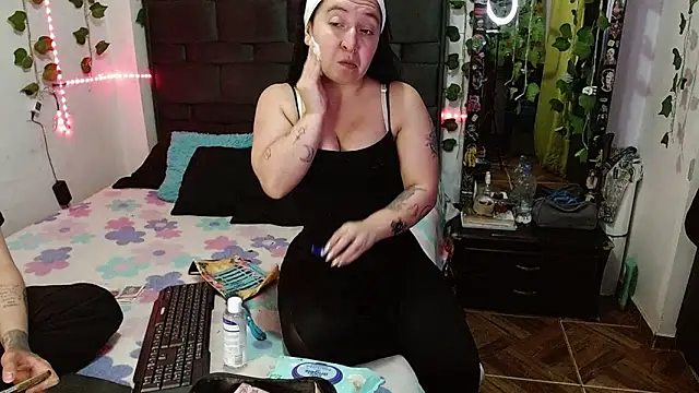 Snapshot of the_lesbian_game chatting on September 2025 01:39:01 AM the lesbian game online show from September 2025 01:39:01 AM