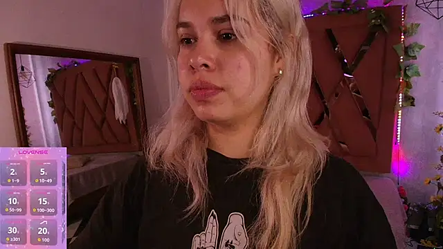 Haelycute online show from October 2025 12:02:02 PM